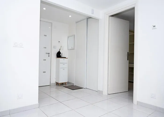 L'elegant Aux Portes De Geneve Apartment